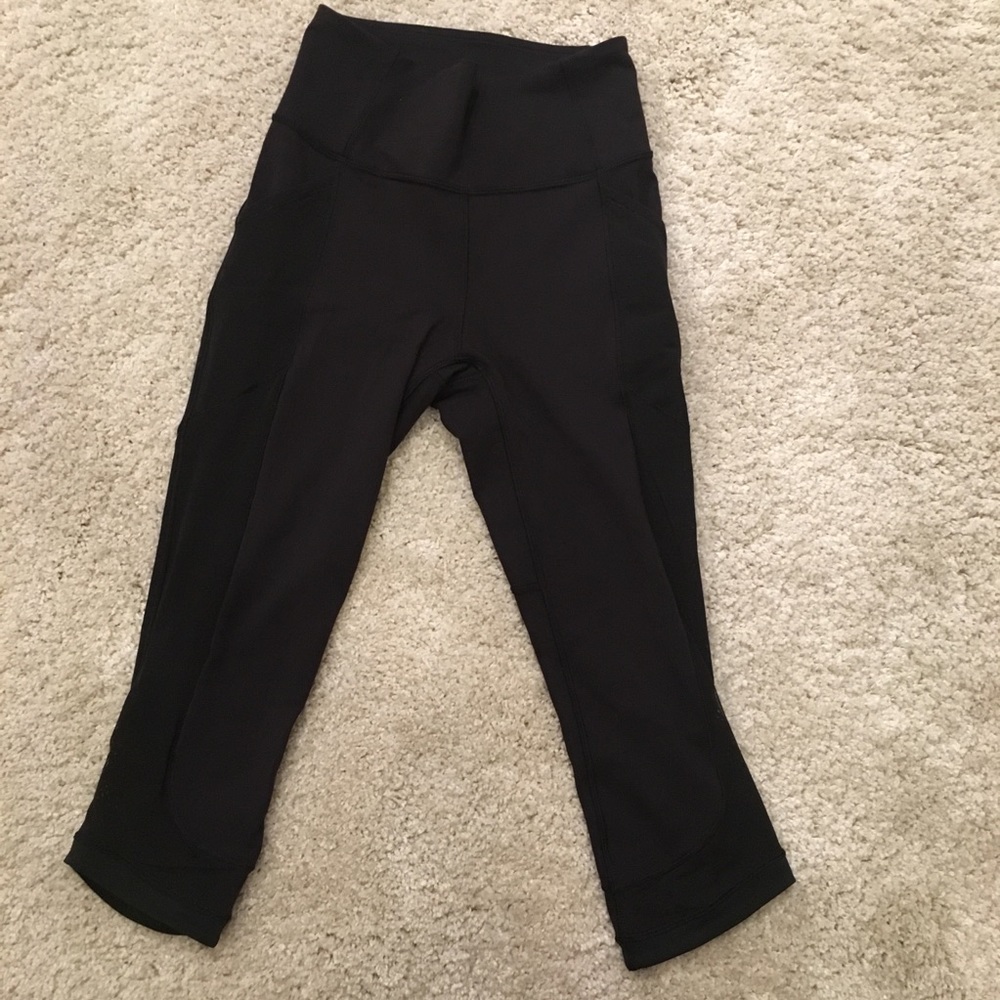 Lululemon Fit Physique crop black size 4